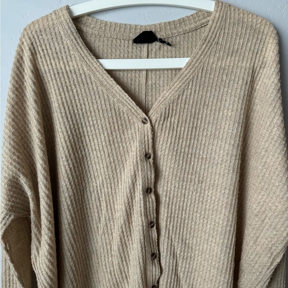 Urban Outfitters Jojo Waffle Knit Button Down Top - Picture 3 of 6